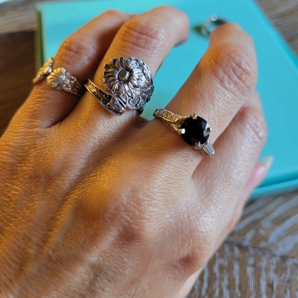 Antique Vintage Daisy Spoon Ring in Sterling Silver - Picture 10 of 11